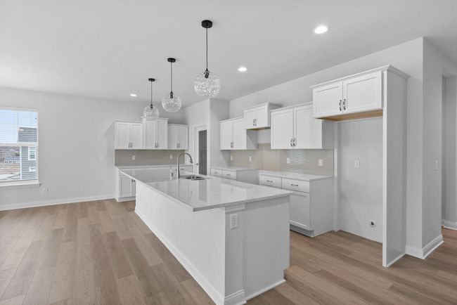 403 Sandy Circle, House other with 3 bedrooms, 2 bathrooms and null parking in Pewaukee WI | Image 4
