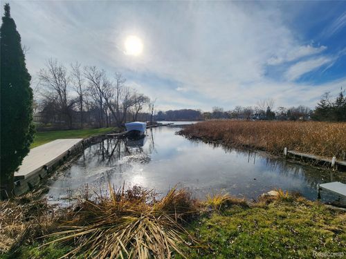 4773 Chipman Dr, Waterford, MI, 48327-3412 | Card Image