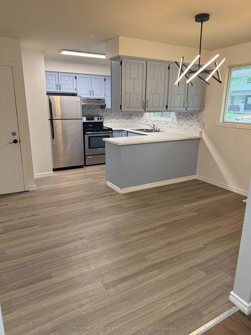 18 Jardine St, Cambridge, ON, N3C1P8 | Card Image