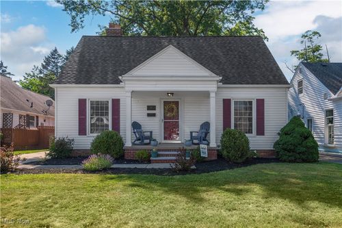 486 Canterbury Rd, Bay Village, OH, 44140-2407 | Card Image
