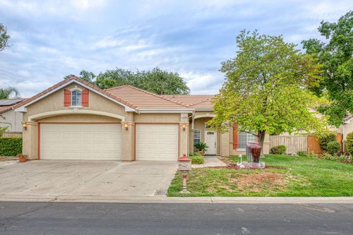 10588 E Fieldstone Ave, Clovis, CA, 93619-4615 | Card Image