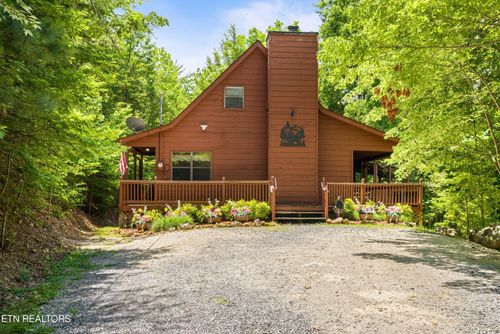 3456 Bear Mountain Ln, Sevierville, TN, 37876-6545 | Card Image