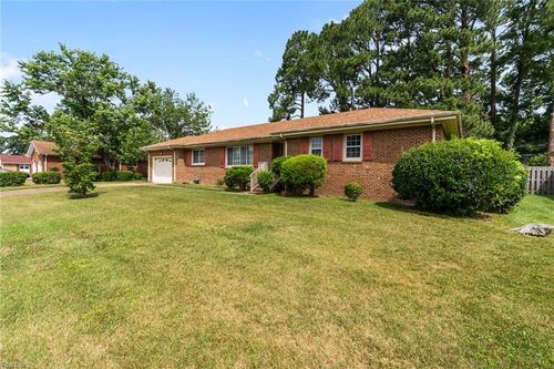 404 Redbrick Dr, Chesapeake, VA, 23325-4817 | Card Image