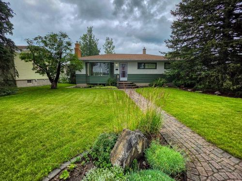 5108 Grove Hill Road Sw, Calgary, AB, T3E4G6 | Card Image