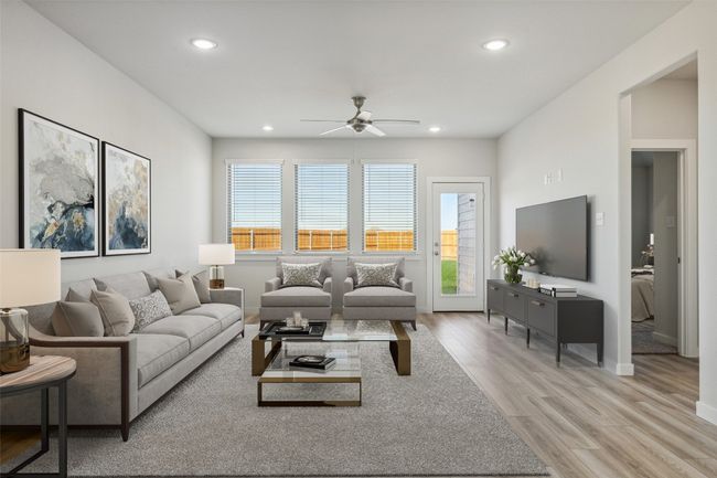 304 Bendecido Loop, House other with 4 bedrooms, 4 bathrooms and 2 parking in Elgin TX | Image 9