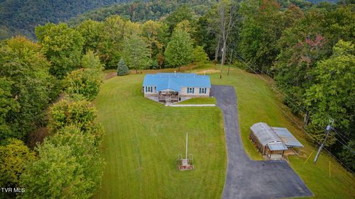 392 Elbert Ramsey Rd, Clinchco, VA, 24226-8814 | Card Image