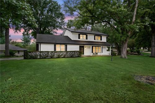 4806 Stonecrest Ter, Saint Joseph, MO, 64506-3393 | Card Image