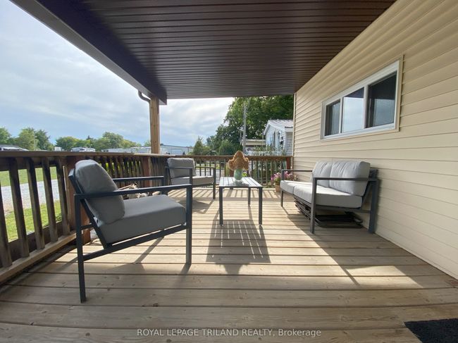 2 - 9951 Northville Cres, Home with 2 bedrooms, 1 bathrooms and 2 parking in Thedford ON | Image 35