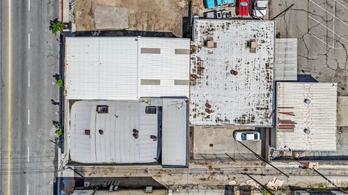 717 Baker St, Bakersfield, CA, 93305-5210 | Card Image