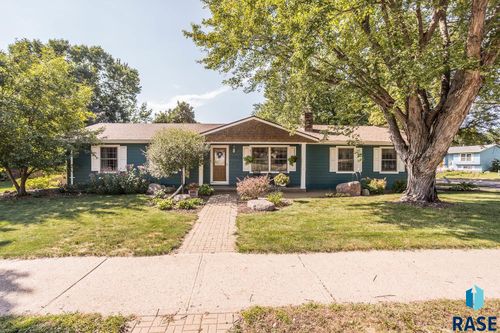 5005 W 49th St, Sioux Falls, SD, 57106-2103 | Card Image