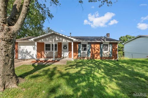 537 Crestwood Dr, Jackson, MO, 63755-2207 | Card Image