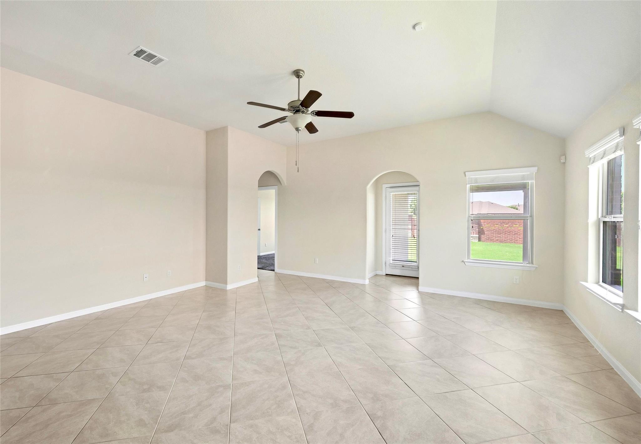 Residential Lease in Georgetown 4