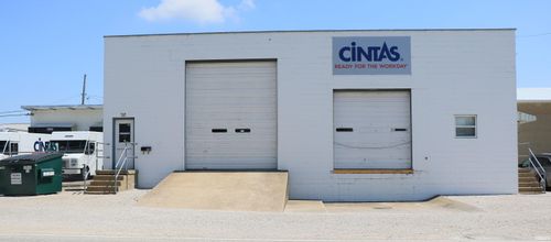 218 Clay St, Jasper, IN, 47546-3305 | Card Image