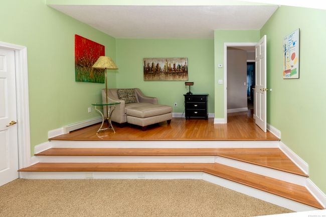 94 Waldron Dr, Home with 6 bedrooms, 6 bathrooms and 5 parking in Westbrook CT | Image 9