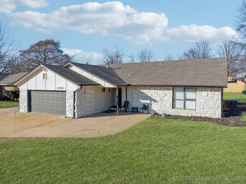 2700 E El Paso St, Broken Arrow, OK, 74014-2321 | Card Image