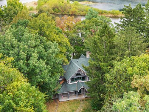 N3932 Park Rd, Brodhead, WI, 53520-9633 | Card Image