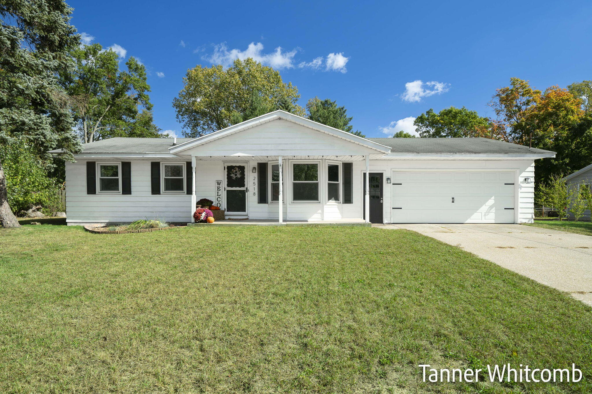 Miles Standish Dr, Holland, MI 49424