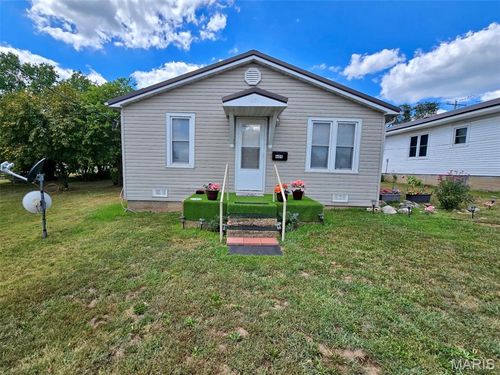 609 S 1st St, Houston, MO, 65483-1604 | Card Image