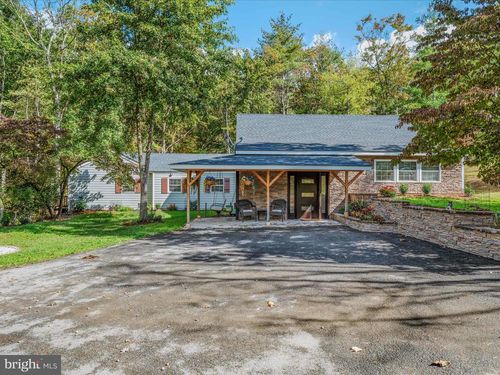 269 Mountain Laurel Dr, Berkeley Springs, WV, 25411-6992 | Card Image