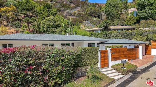 9495 Gloaming Dr, Beverly Hills, CA, 90210 | Card Image