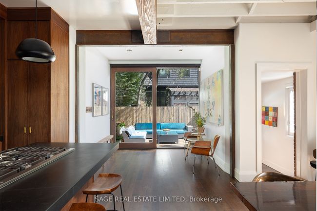 37 Gore Vale Ave, House other with 5 bedrooms, 5 bathrooms and 2 parking in Toronto ON | Image 11