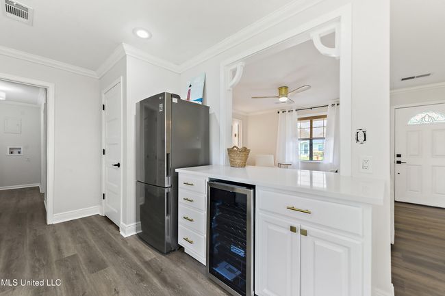 414 Demontluzin kitchen and pantry | Image 7