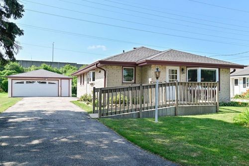 5325 W Allerton Avenue, Greenfield, WI, 53220 | Card Image