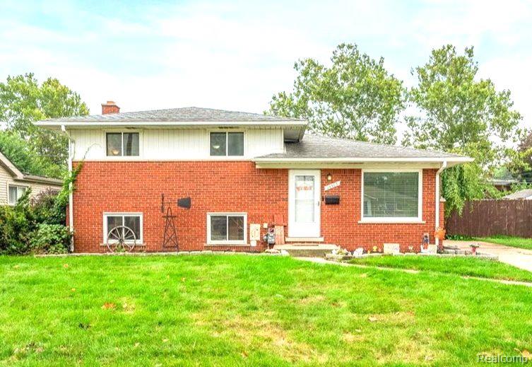 Chernick St, Taylor, MI 48180