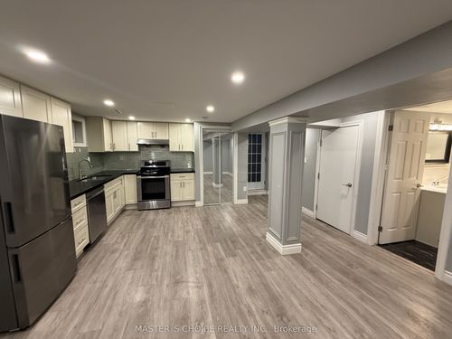 170 Orchard Hts Boulevard, Aurora, ON, L4G3A2 | Card Image