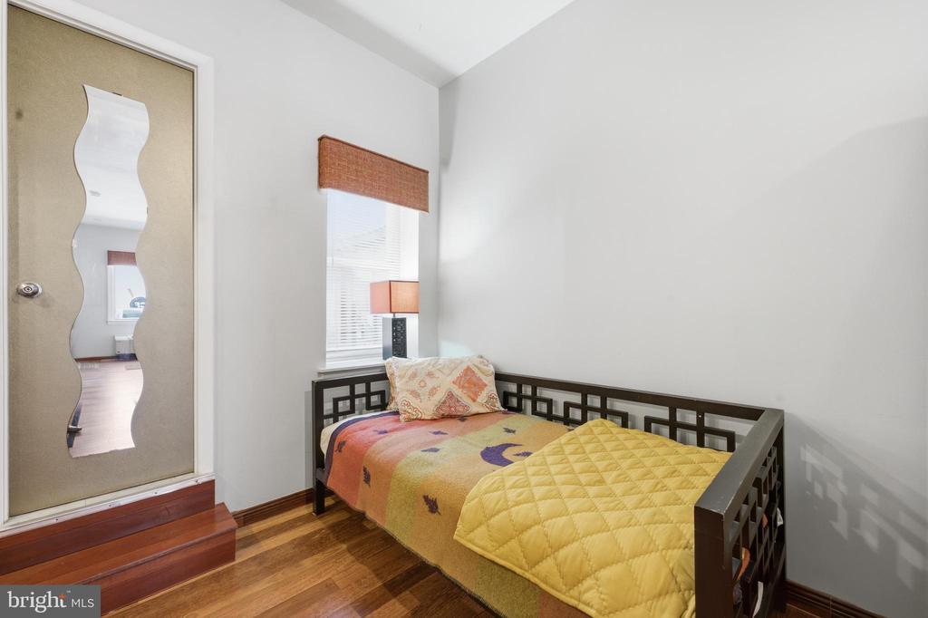 Residential in PHILADELPHIA 4