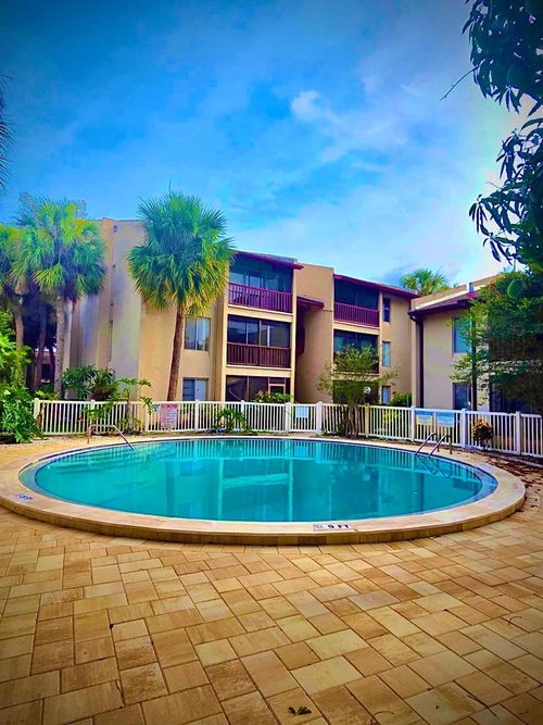 34-8605 Huron Ct, TAMPA, FL, 33614-2062 | Card Image