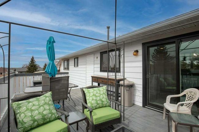 2 Mountain Pl, House other with 6 bedrooms, 3 bathrooms and 1 parking in Sylvan Lake AB | Image 32