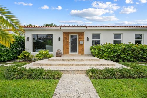 39 Montilla Ave, Coral Gables, FL, 33134-1844 | Card Image