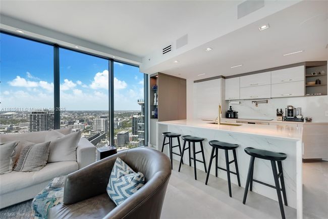 UNIT-4701 - 650 Ne 32 Nd St, Condo with 4 bedrooms, 5 bathrooms and null parking in Miami FL | Image 7