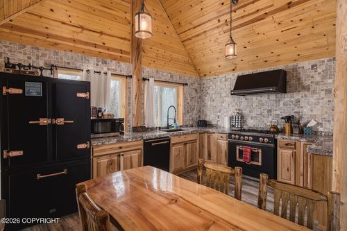 22280 S G St, Talkeetna, AK, 99676 | Card Image