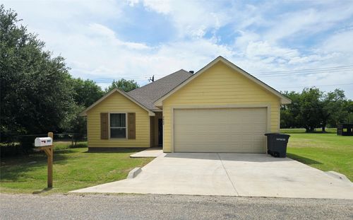 5402 Arrowhead Dr, Granbury, TX, 76048-3215 | Card Image