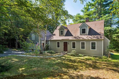 748 County Rd, New London, NH, 03257-5747 | Card Image