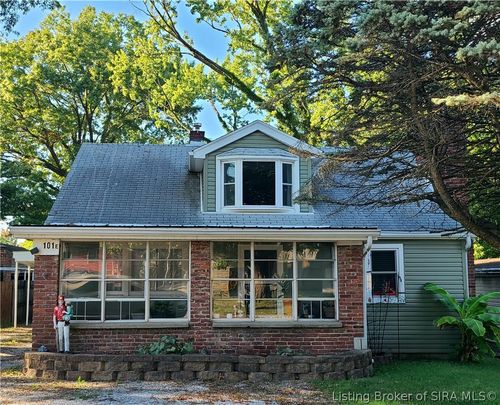 101 E Maple Ct, Clarksville, IN, 47129-1851 | Card Image