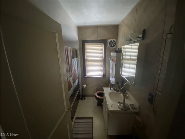 This is the bathroom | Image 17