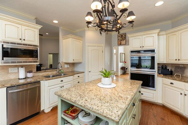7940 Laurelwood St, House other with 5 bedrooms, 4 bathrooms and null parking in Beaumont TX | Image 11