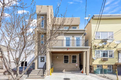 floor-3-418 11th St, Union City, NJ, 07087 | Card Image