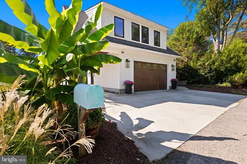 377 Valley Stream Rd, Severna Park, MD, 21146-1301 | Card Image