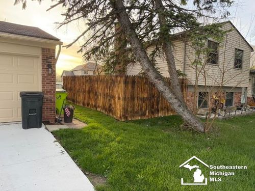 30374 Torry Street, Flat Rock, MI, 48134 | Card Image