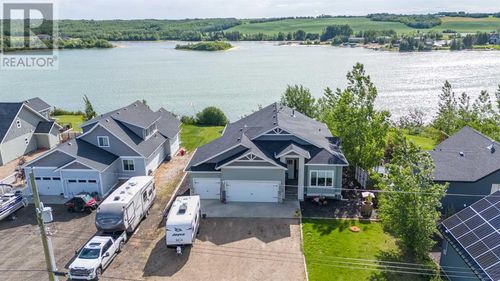 121 Sandy Beach, Sandy Beach, SK, S9V1P4 | Card Image