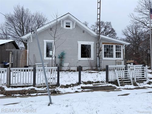 3218 Collingwood Pkwy, Flint, MI, 48503-4114 | Card Image