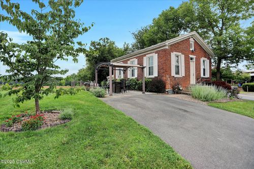 12 State School Rd, Selinsgrove, PA, 17870-9711 | Card Image