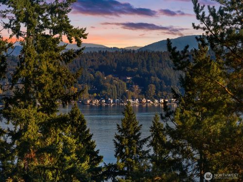 17505 Ne 4th Pl, Bellevue, WA, 98008-4238 | Card Image