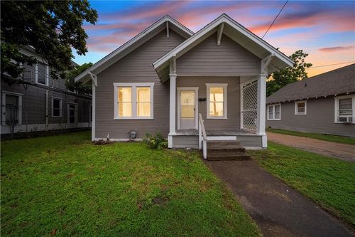 400 Live Oak St, Marlin, TX, 76661-2366 | Card Image