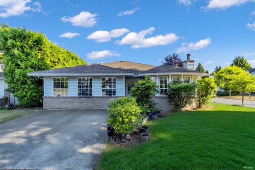 15447 92a Ave, Surrey, BC, V3R9B2 | Card Image