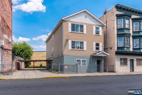 365-363-365 Summer St, Paterson, NJ, 07501-2218 | Card Image